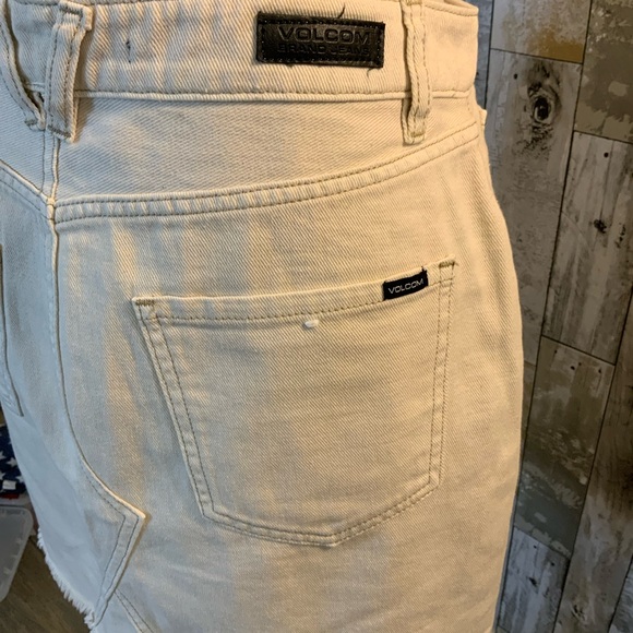 Volcom Brand jean skirt. Size M - Picture 4 of 5